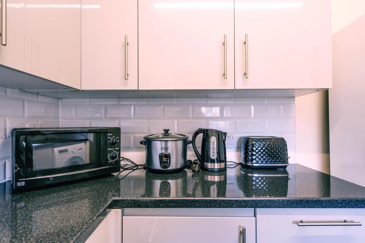 Modern 2 Bed House- Free Parking And Close To The Centre 브리스틀 외부 사진